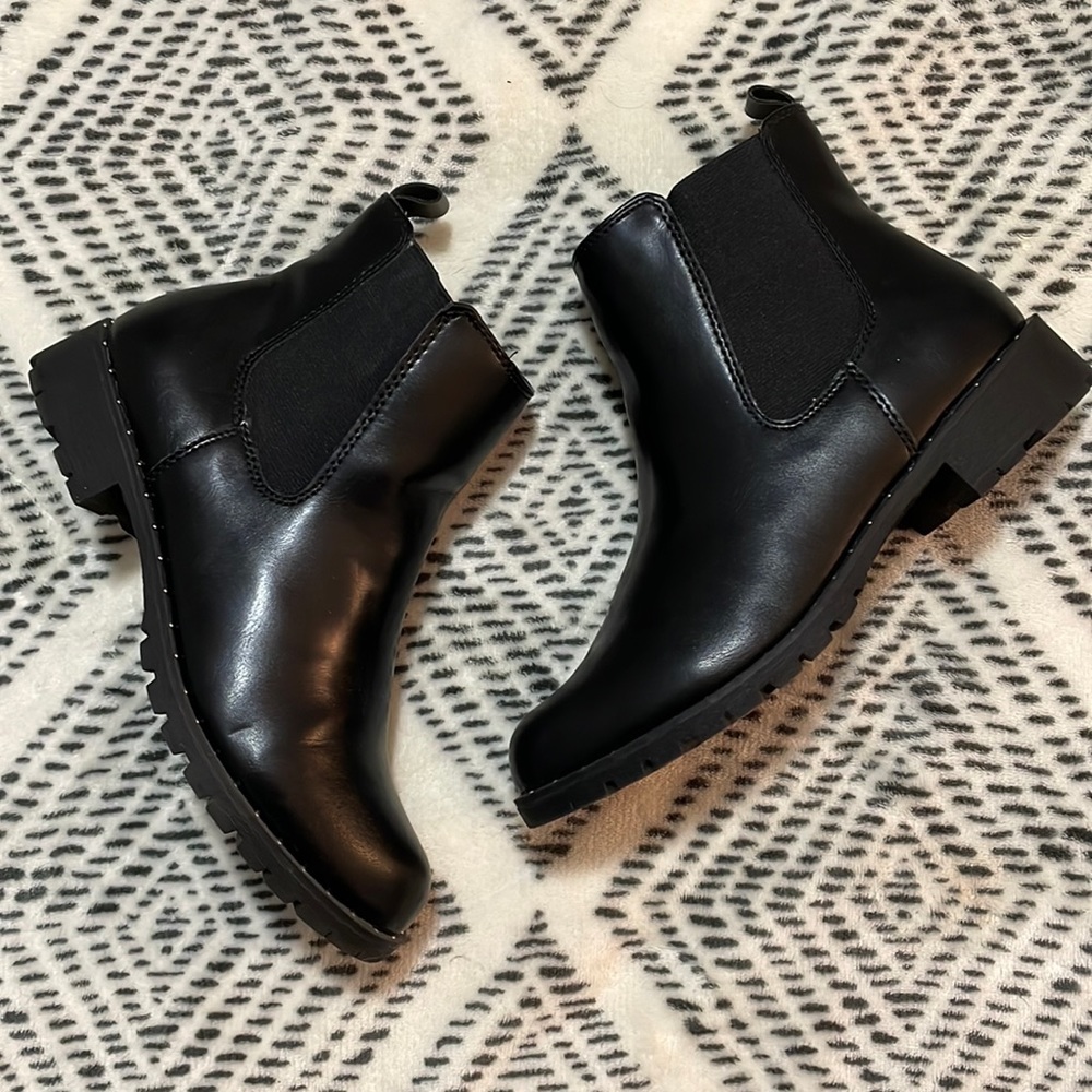 Black faux leather Chelsea bootie